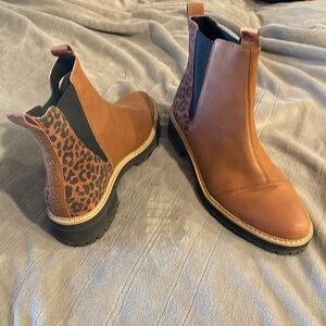Toms cheetah booties. Cognac and black color. Size 11